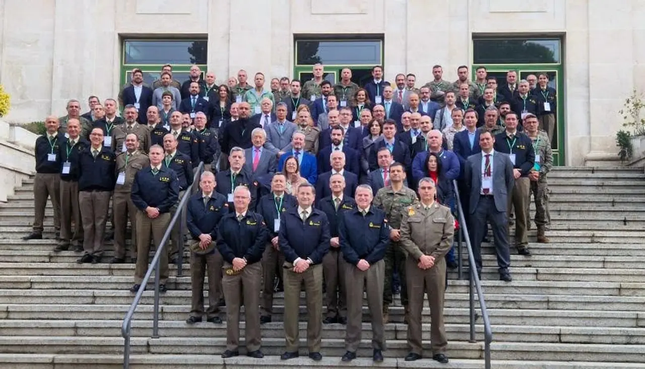 Our lab was invited to introduce what is the (drone) swarm technology and its state-of-the-art to the Spanish Army