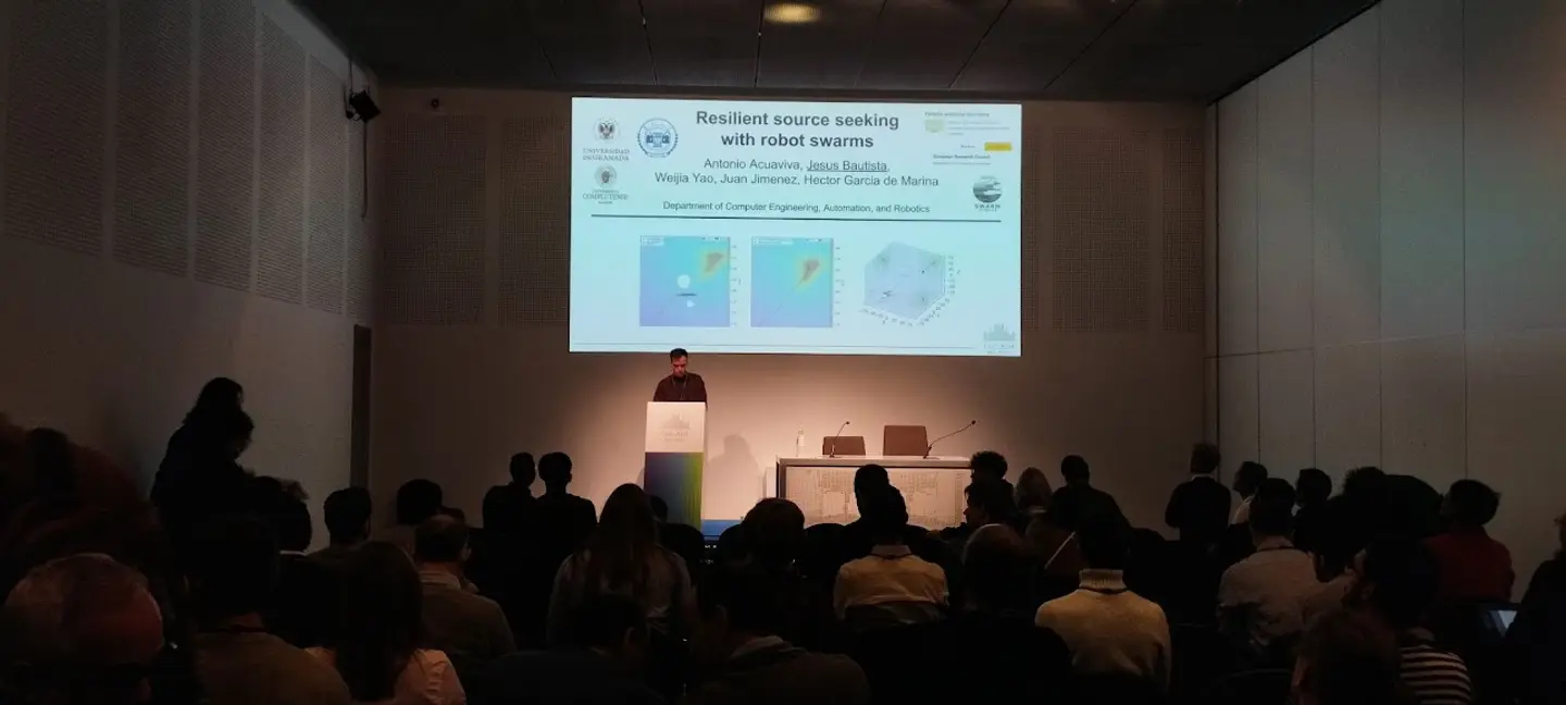 Jesús presented our paper at CDC in Milan titled Resilient source seeking with robot swarms