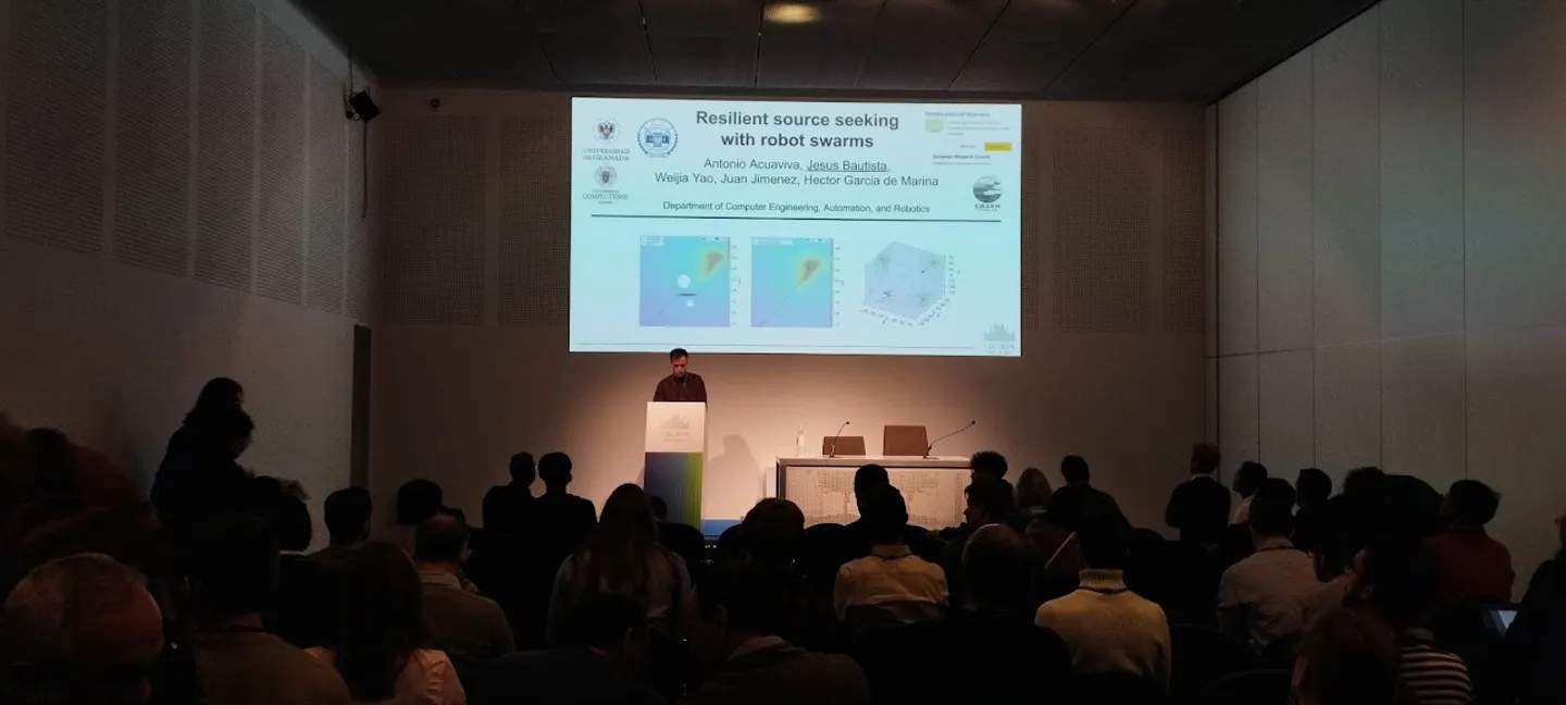 Jesús presented our paper at CDC in Milan titled Resilient source seeking with robot swarms