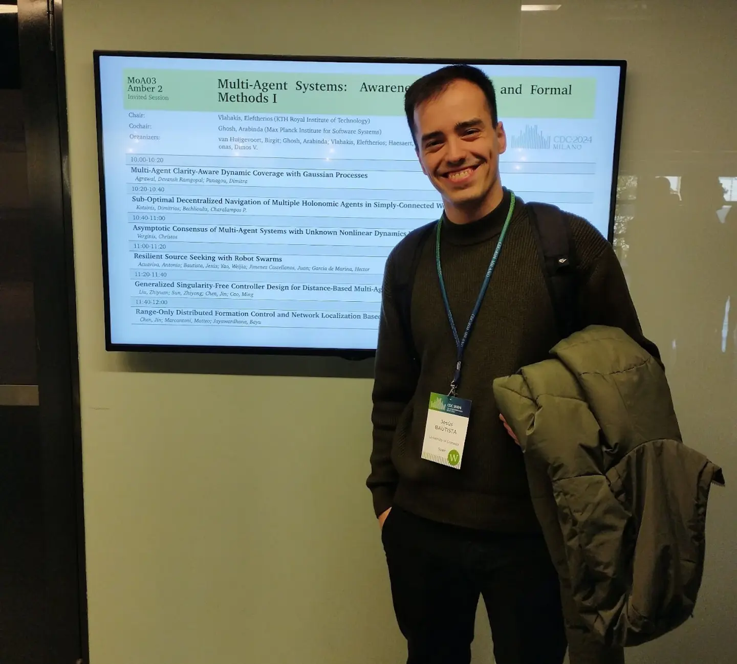 Jesús presented our paper at CDC in Milan titled Resilient source seeking with robot swarms